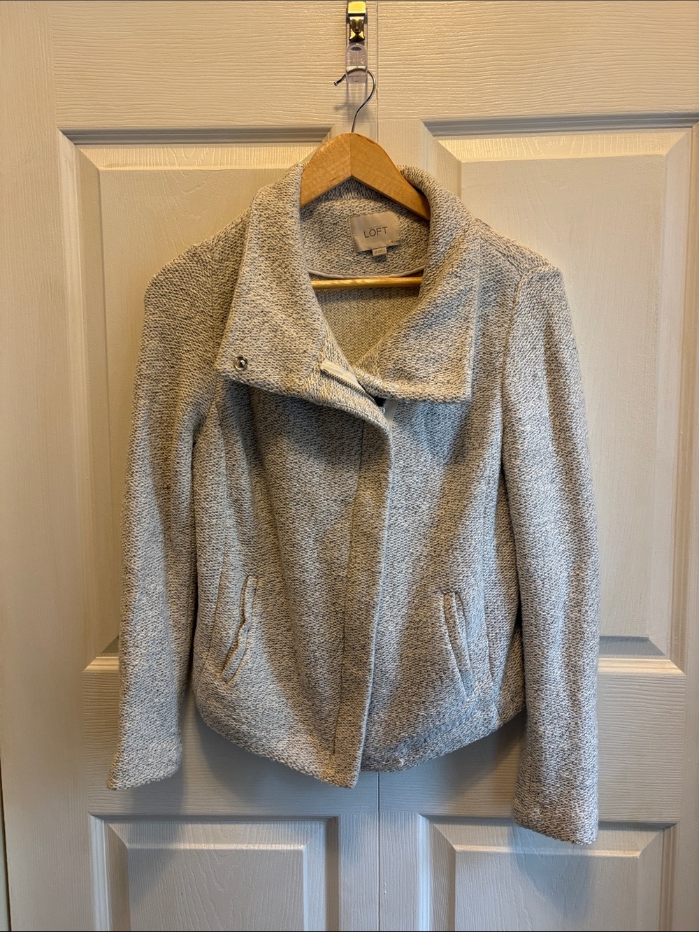LOFT Light Gray Knit Zip-Front Moto Jacket - Picture 4 of 7
